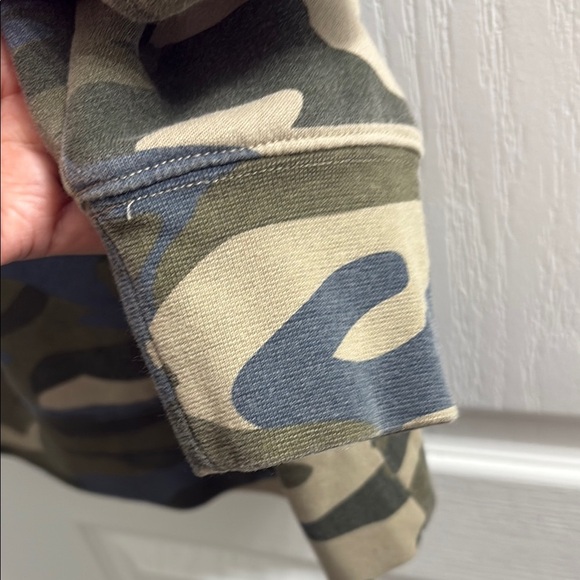 Cabela's Camouflage Hoodie with Purple Accent - Picture 6 of 7